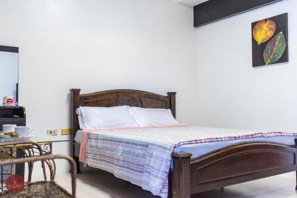 Quezon Premier Hotel - Candelaria Eksteriør bilde